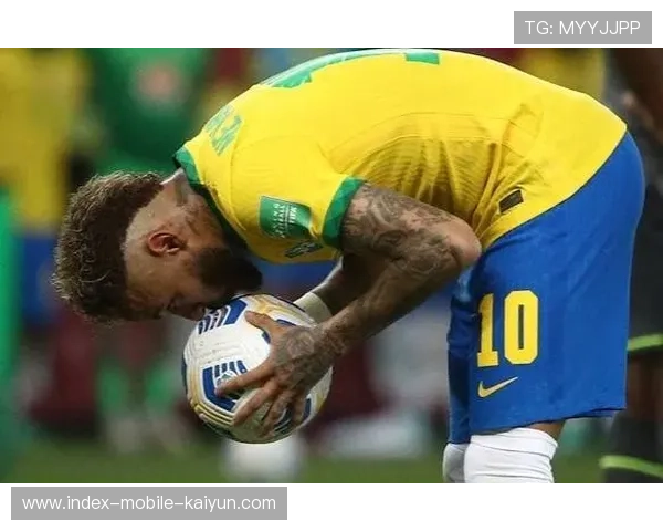 内马尔左路突破制造点球，巴西再占有利局面