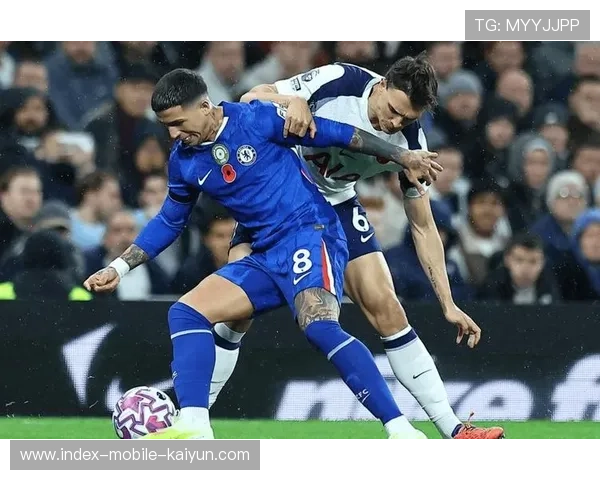 切尔西前场多点灵动配合让对手防线难以锁定