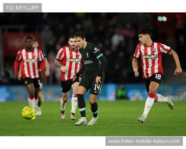 基耶萨完成连续成功过人：速度与智慧的完美结合